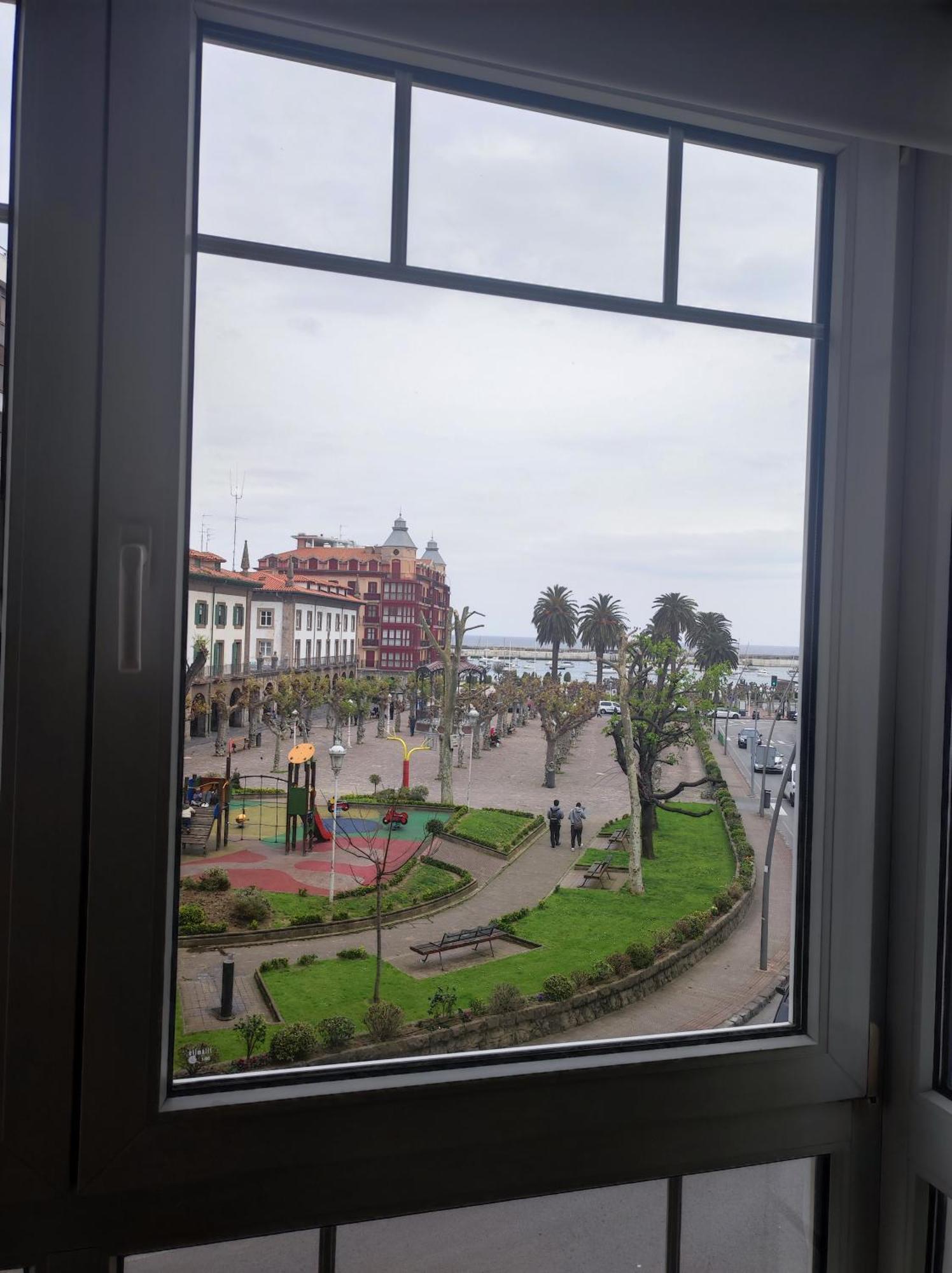 Precioso Piso Con Garaje En El Centro De Castro Urdiales Lejlighed Eksteriør billede